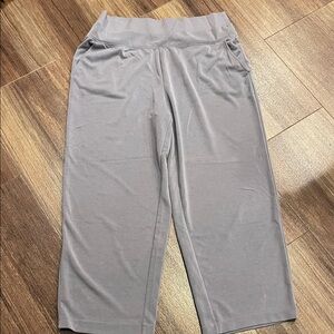 Athleta Seasoft Capris